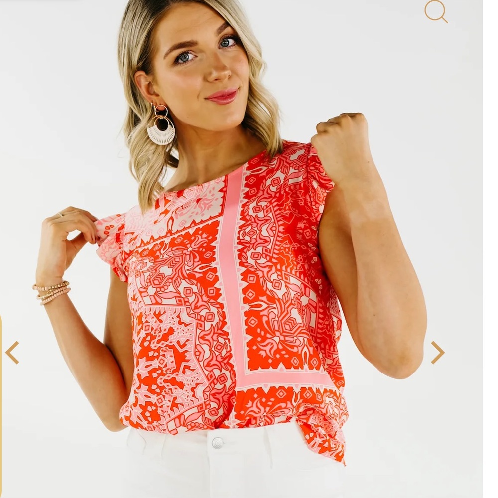 Flutter sleeve top